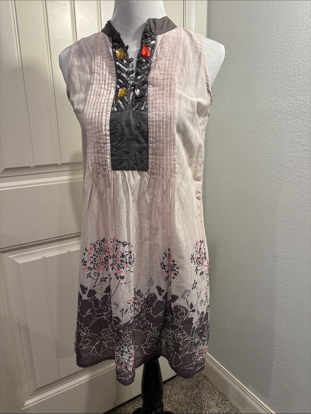 NWT- Sleeveless Pink and Gray Floral Tunic Dress